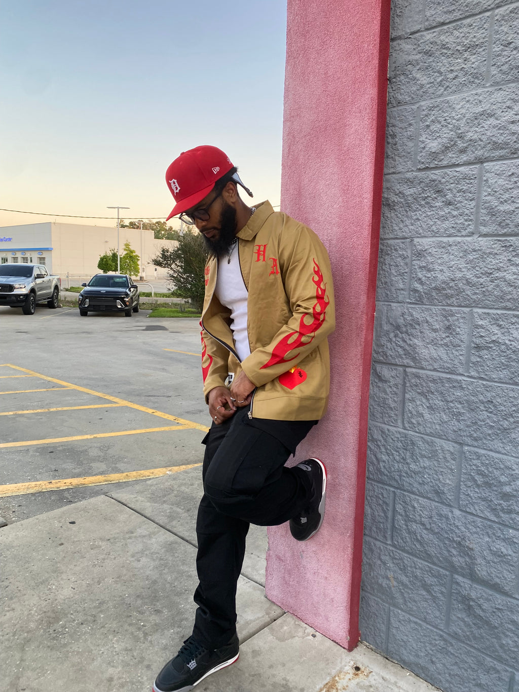 Beige & Red