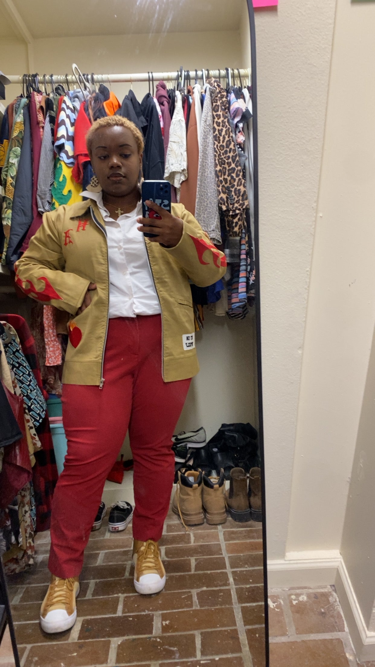 Beige & Red